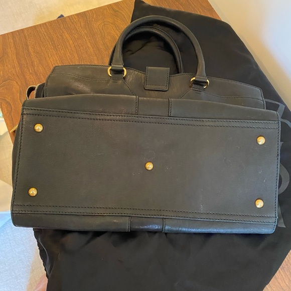 Yves Saint Laurent - Picture 4 of 8